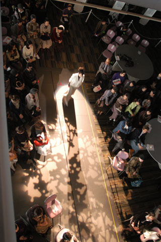 �J��2���N�L�O tribute to ���� Fashion Show�A�t�@�b�V�����V���[�̗l�q