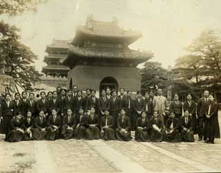 清朝第二代皇帝太宗の陵墓「北陵」での記念写真