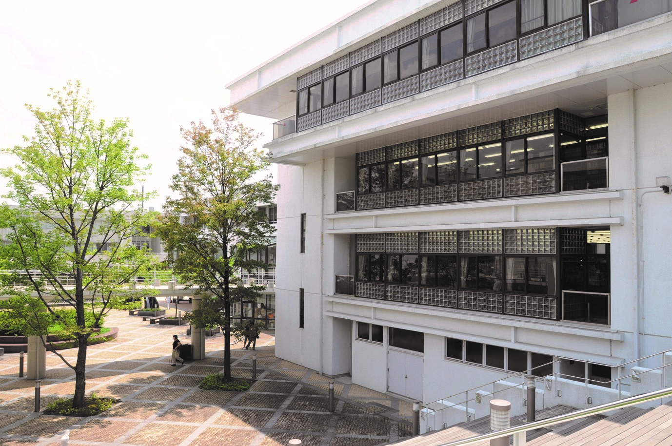 帝塚山大学図書館